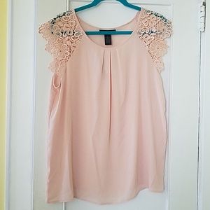 Lace capped sleeve blouse